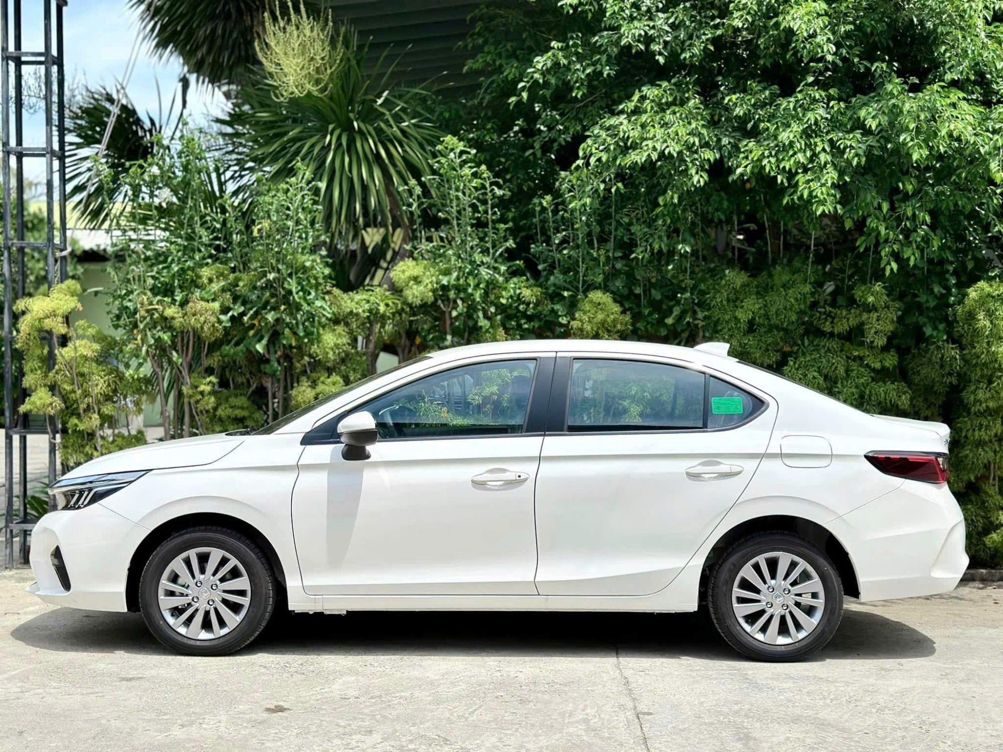 Honda City L Màu Trắng